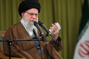 খামেনি আবারও হুংকার দিলেন