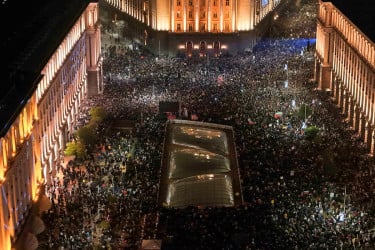 বিক্ষোভের মুখে পদত্যাগ করল বুলগেরিয়ার সরকার