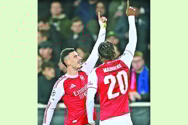 ছয়ে ছয় আর্সেনাল