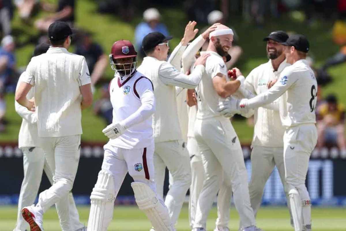 ওয়েস্ট ইন্ডিজকে উড়িয়ে সিরিজে এগিয়ে গেল নিউজিল্যান্ড