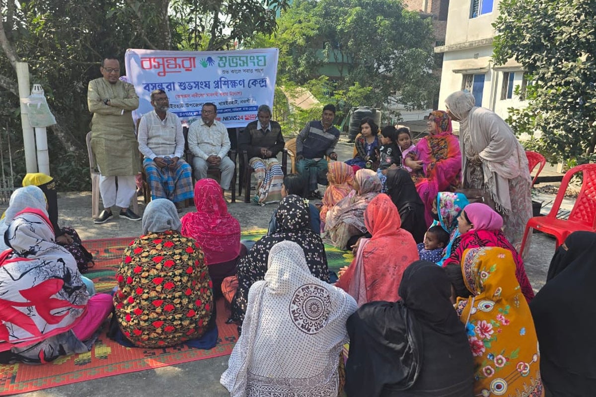 ধামইরহাটে বসুন্ধরা শুভসংঘের উদ্যোগে সেলাই প্রশিক্ষণ কেন্দ্র উদ্বোধন