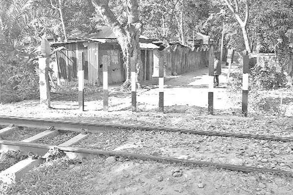 বন্ধ হচ্ছে লেভেল ক্রসিং