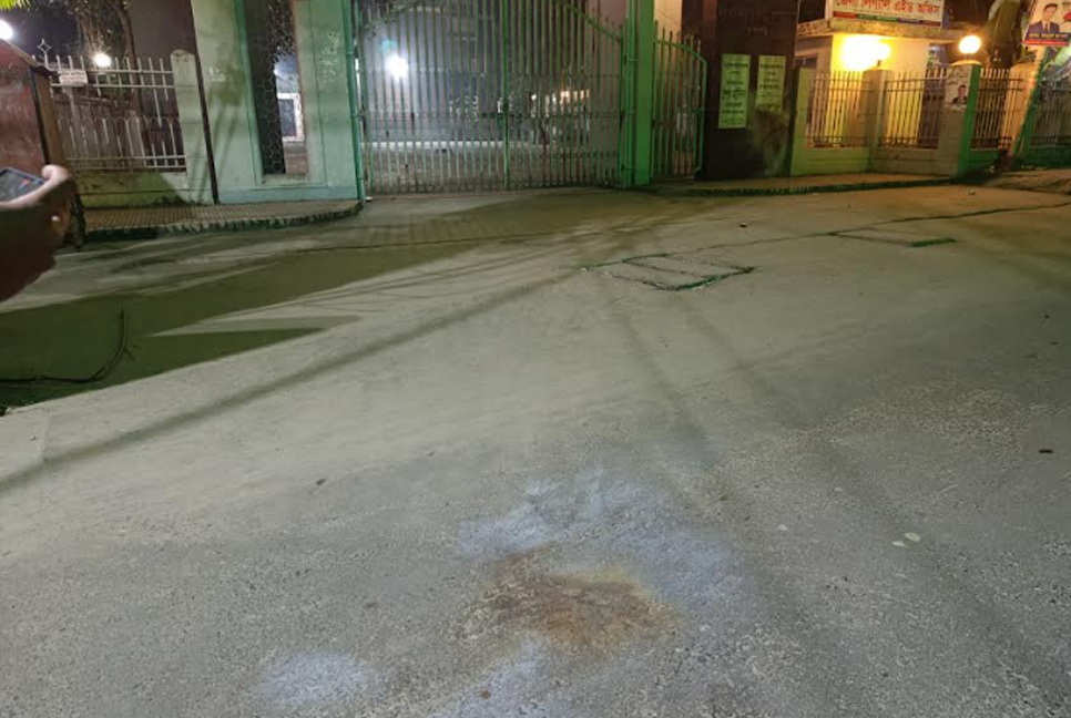 গোপালগঞ্জ আদালত এলাকায় দুই পটকা বিস্ফোরণ