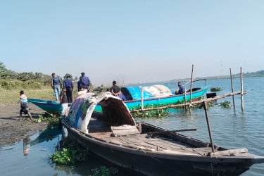 মুন্সীগঞ্জে ডাকাতির প্রস্তুতিকালে দেশীয় অস্ত্রসহ আটক ৩