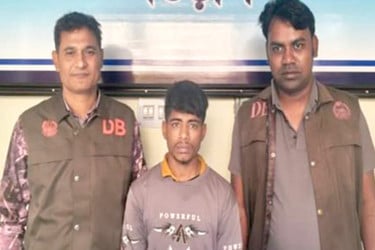 বগুড়া আদালত চত্বর থেকে পালানো আসামি ১৭ ঘণ্টা পর গ্রেফতার