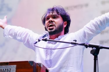 ইনকিলাব মঞ্চের ‍মুখপাত্র ও এমপি প্রার্থী ওসমান হাদি গুলিবিদ্ধ