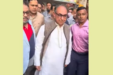 ওসমান হাদিকে দেখতে ঢামেকে মির্জা আব্বাস