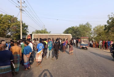 সাতক্ষীরায় বাস-ইজিবাইক সংঘর্ষে নিহত ১