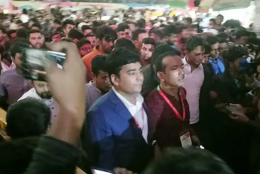 ওসমান হাদিকে গুলির ঘটনায় ঢামেকে ছাত্রদলের বিক্ষোভ