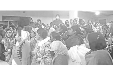 বকেয়া বেতন দাবিতে বিক্ষোভ  অবরুদ্ধ কর্মকর্তারা