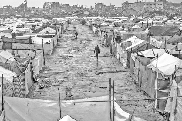 বিপন্ন বাস্তুচ্যুত ফিলিস্তিনিদের জীবন