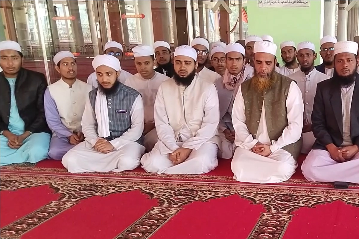 হাদির সুস্থতা কামনায় ঝালকাঠিতে দোয়া