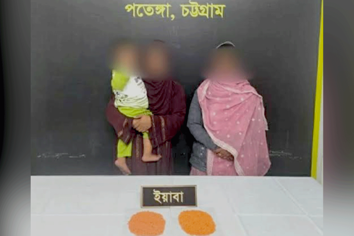 ১২ লাখ টাকার ইয়াবাসহ দুই নারী গ্রেপ্তার