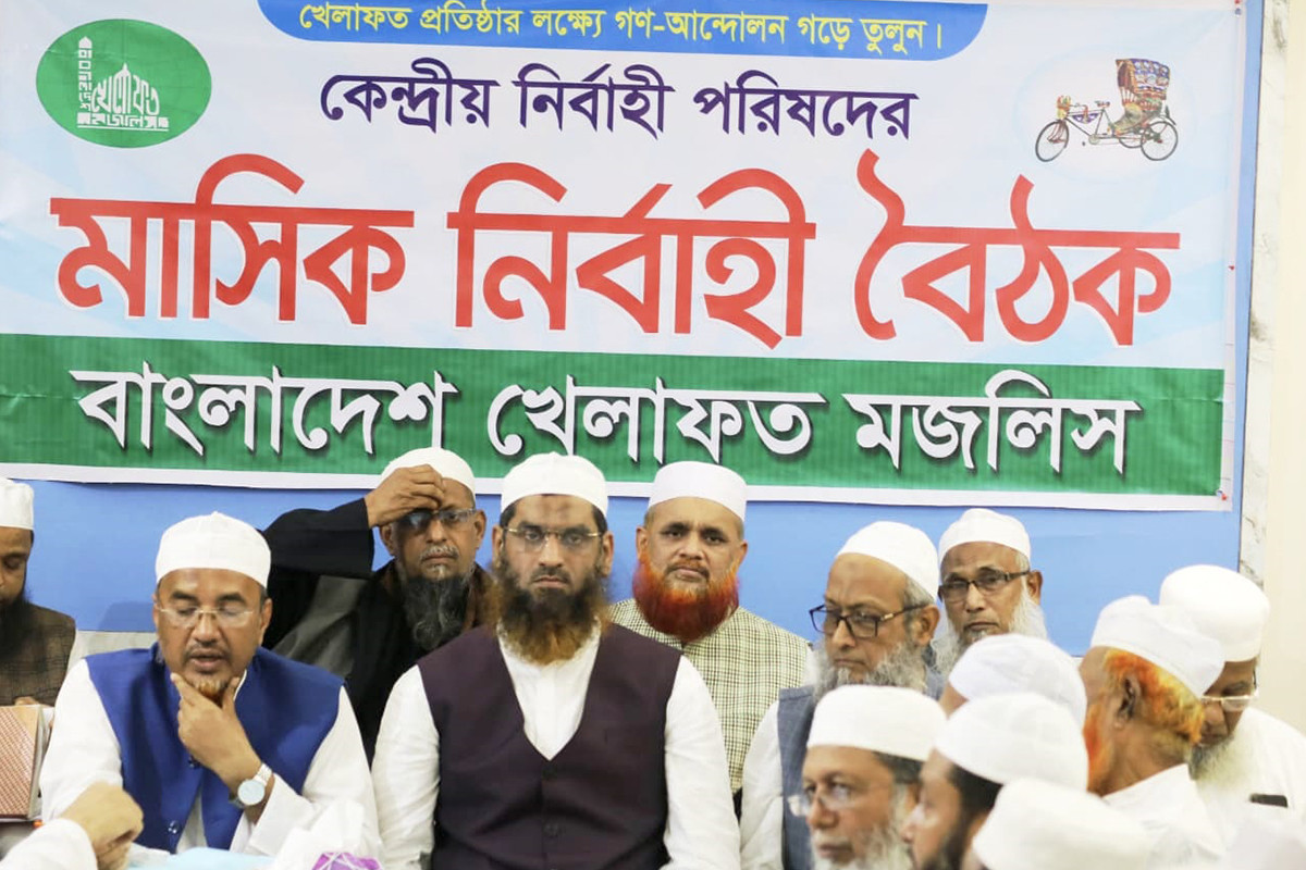 হাদির ওপর হামলার ঘটনায় সরকার দায় এড়াতে পারে না : মামুনুল হক