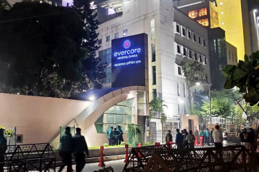 হাদিকে দেখতে হাসপাতালে তিন উপদেষ্টা