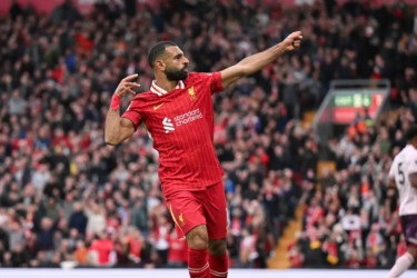 আলোচনার পর সালাহকে দলে ফেরালেন স্লট