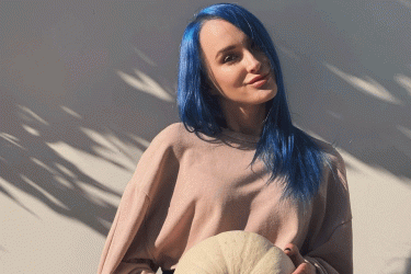 মার্কিন পপ তারকা ক্যামরিন ম্যাগনেস মারা গেছেন