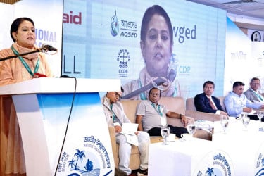 উপকূল বাঁচাতে বনায়ন ও কৃষি সংরক্ষণ জরুরি : পরিবেশ উপদেষ্টা