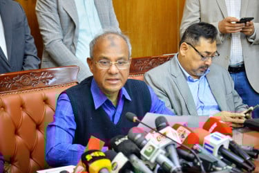 ‘অপারেশন ডেভিল হান্ট ফেইজ-টু’ অবিলম্বে চালু, এমপি প্রার্থীরা পাবেন অস্ত্রের লাইসেন্স