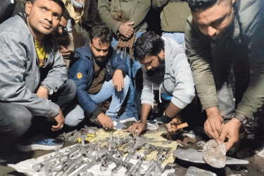 খুলনায় অস্ত্র তৈরির গোপন কারখানা, আটক ৩