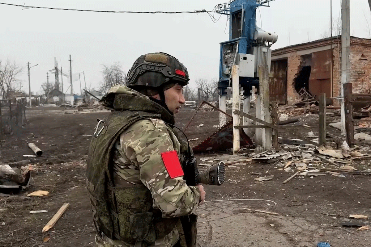 রাশিয়ার কাছে অঞ্চল ছাড়তে ইউক্রেনকে চাপ ট্রাম্পের