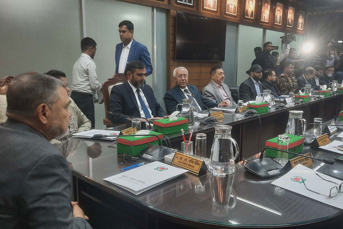 নির্বাচন হবেই, আইন-শৃঙ্খলা বাহিনী অ্যাক্টিভলি কাজ করছে: ইসি সানাউল্লাহ