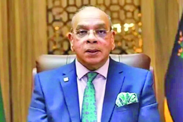 বিচারকদের রাজনীতির ঊর্ধ্বে উঠতে হবে