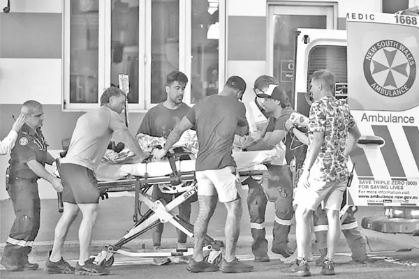 অস্ট্রেলিয়ায় সমুদ্রসৈকতে হামলা, নিহত ১০