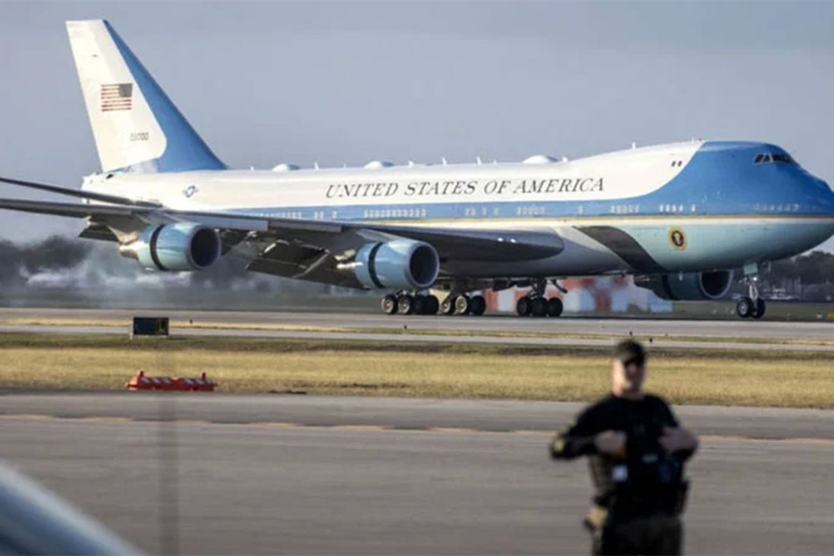 পিছিয়ে গেল মার্কিন প্রেসিডেন্টের নতুন বিমান ডেলিভারি