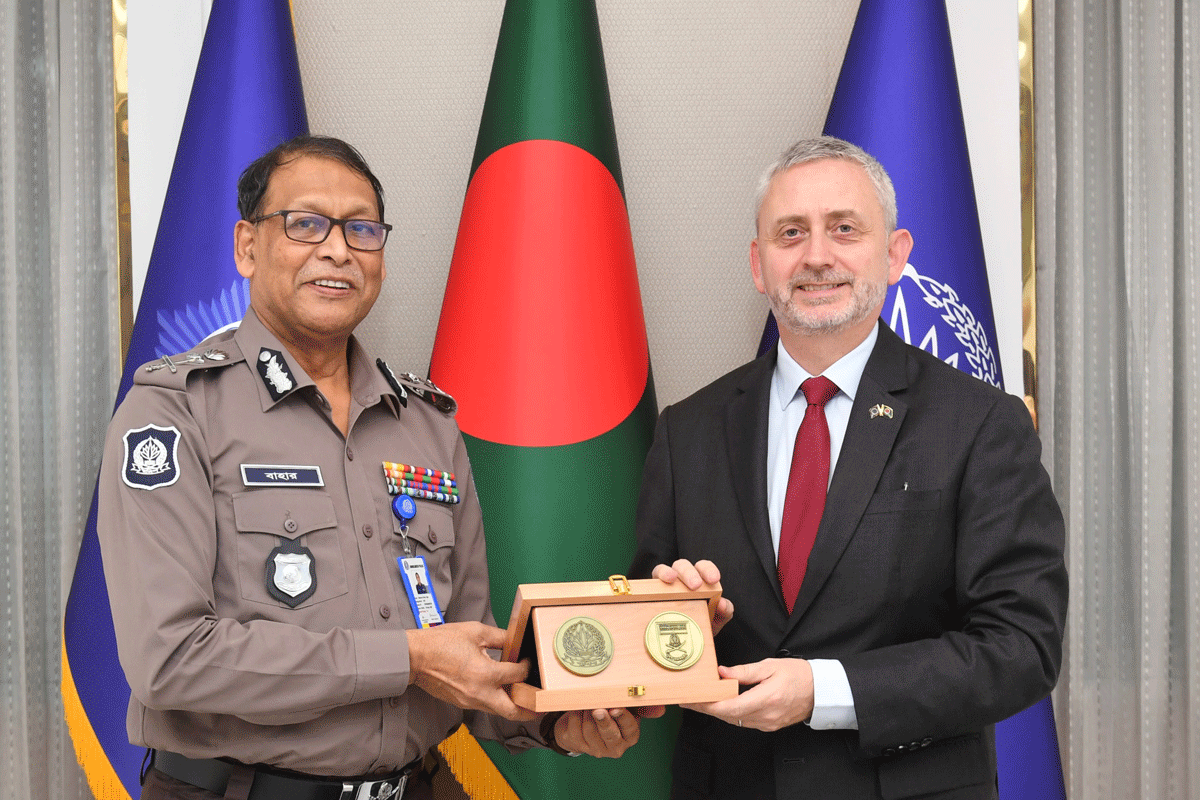 আইজিপির সঙ্গে ইউরোপীয় ইউনিয়নের রাষ্ট্রদূতের সৌজন্য সাক্ষাৎ