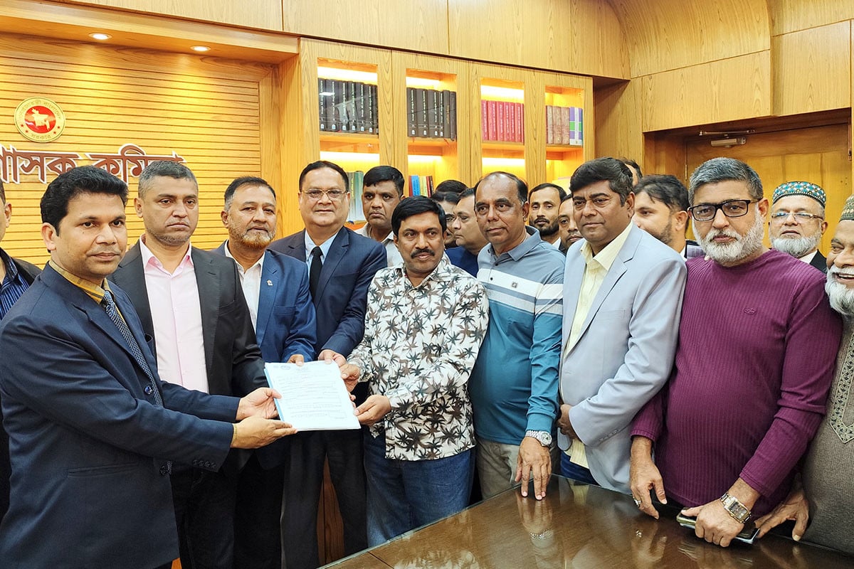 কুমিল্লা-৬ আসনে মনোনয়নপত্র সংগ্রহ করলেন মনিরুল হক চৌধুরী