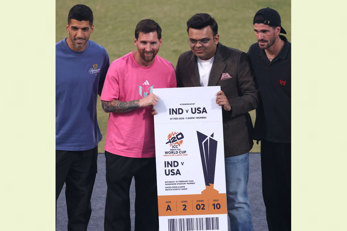 মেসিকে টি-টোয়েন্টি বিশ্বকাপের টিকিট উপহার দিলেন আইসিসি চেয়ারম্যান