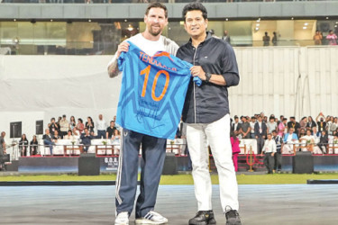 ওয়াংখেড়ে দুই কিংবদন্তি এক ফ্রেমে