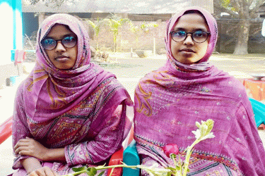 দিনাজপুরে যমজ বোনের সাফল্য, মেডিক্যাল কলেজে ভর্তির সুযোগ