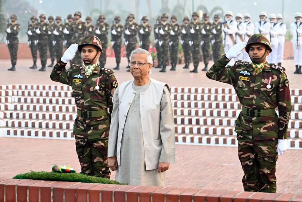 বিজয় দিবসে বীর শহীদদের প্রতি শ্রদ্ধা প্রধান উপদেষ্টার