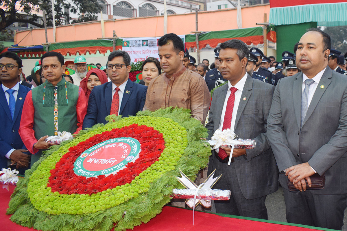 চাঁদপুরে শহীদদের প্রতি সর্বস্তরের মানুষের শ্রদ্ধা নিবেদন