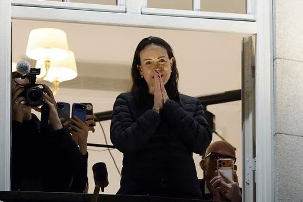 ভেনেজুয়েলা থেকে নরওয়ে যাওয়ার পথে ‘মেরুদণ্ড ভেঙেছে’ মাচাদোর