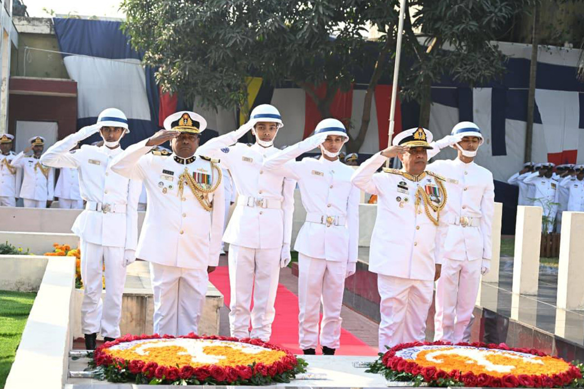 যথাযোগ্য মর্যাদায় নৌ অঞ্চলসমূহে মহান বিজয় দিবস উদযাপিত
