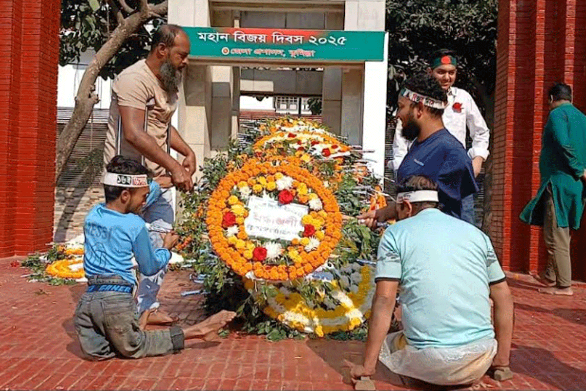 শ্রদ্ধা জানাতে প্রতিবন্ধী ব্যক্তিরাও শহীদ মিনারে