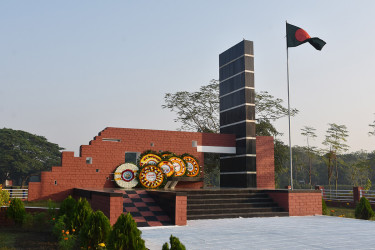 রাজবাড়ীতে যথাযোগ্য মর্যাদায় বিজয় দিবস উদযাপন