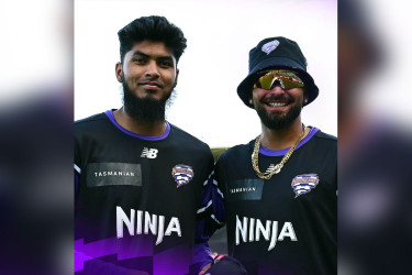 বিগ ব্যাশে রিশাদের অভিষেক, বোলিংয়ে হোবার্ট