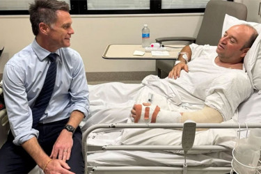 বন্ডি সৈকতের বীর আহমেদকে দেখতে হাসপাতালে অস্ট্রেলিয়ার প্রধানমন্ত্রী