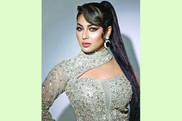 নতুন রূপে মোনালিসা