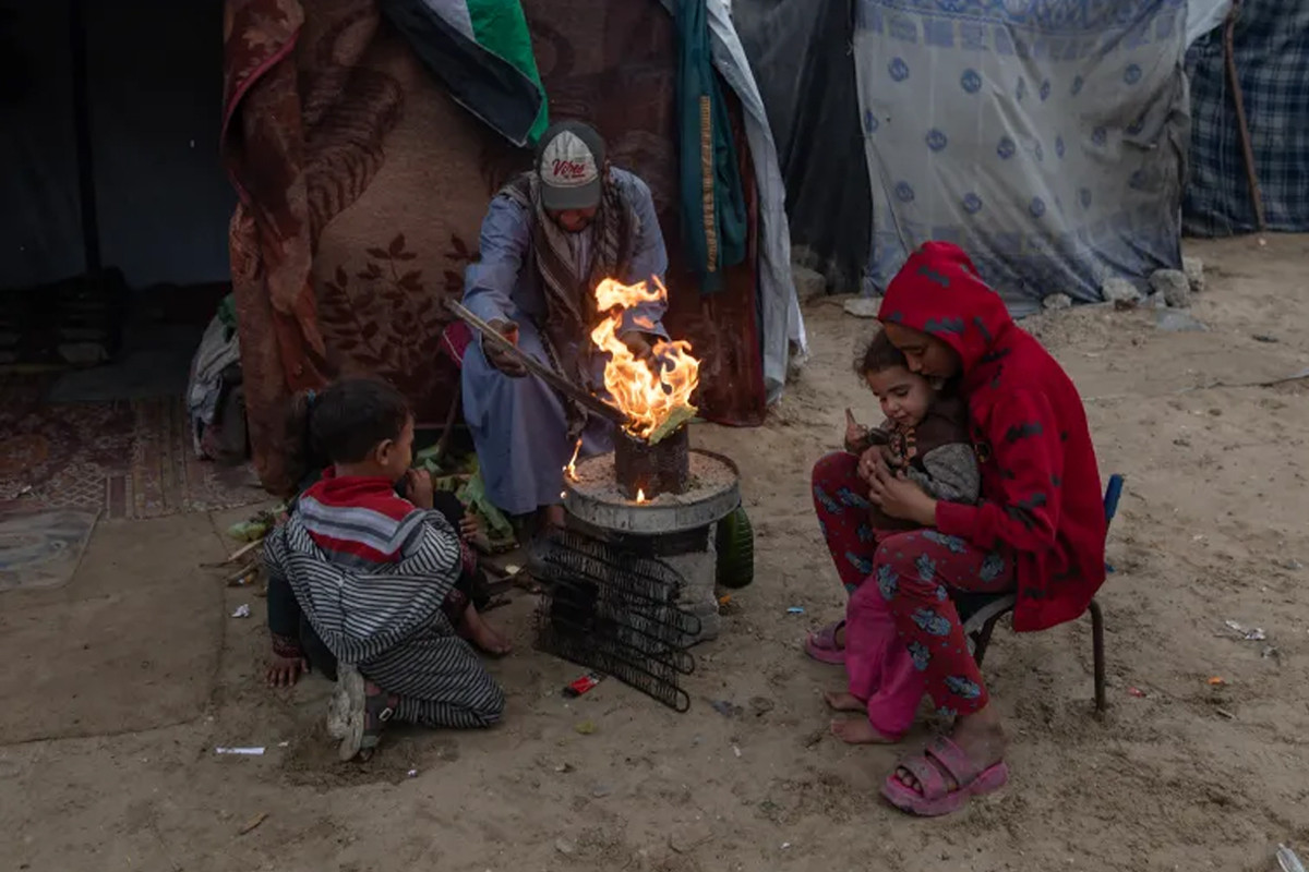 শীতে গাজায় নবজাতকের মৃত্যু, ত্রাণ আটকে রাখায় পরিস্থিতি মারাত্মক