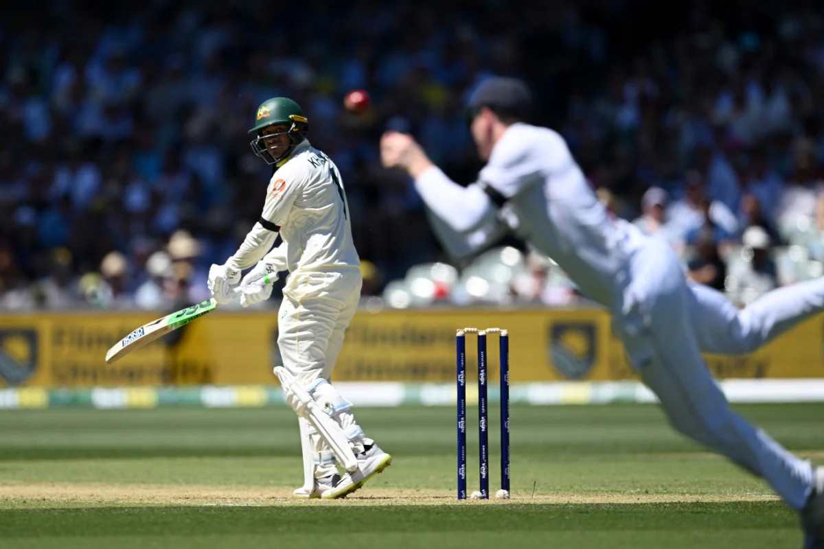 স্মিথের ইনজুরিতে সুযোগ পেয়ে জ্বলে উঠলেন খাজা