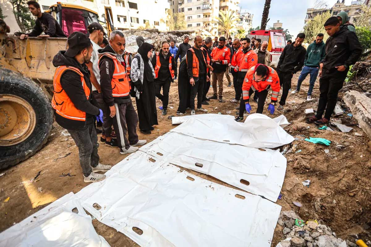 গাজায় ধ্বংসস্তূপে মিলল একই পরিবারের ৩০ জনের মরদেহ