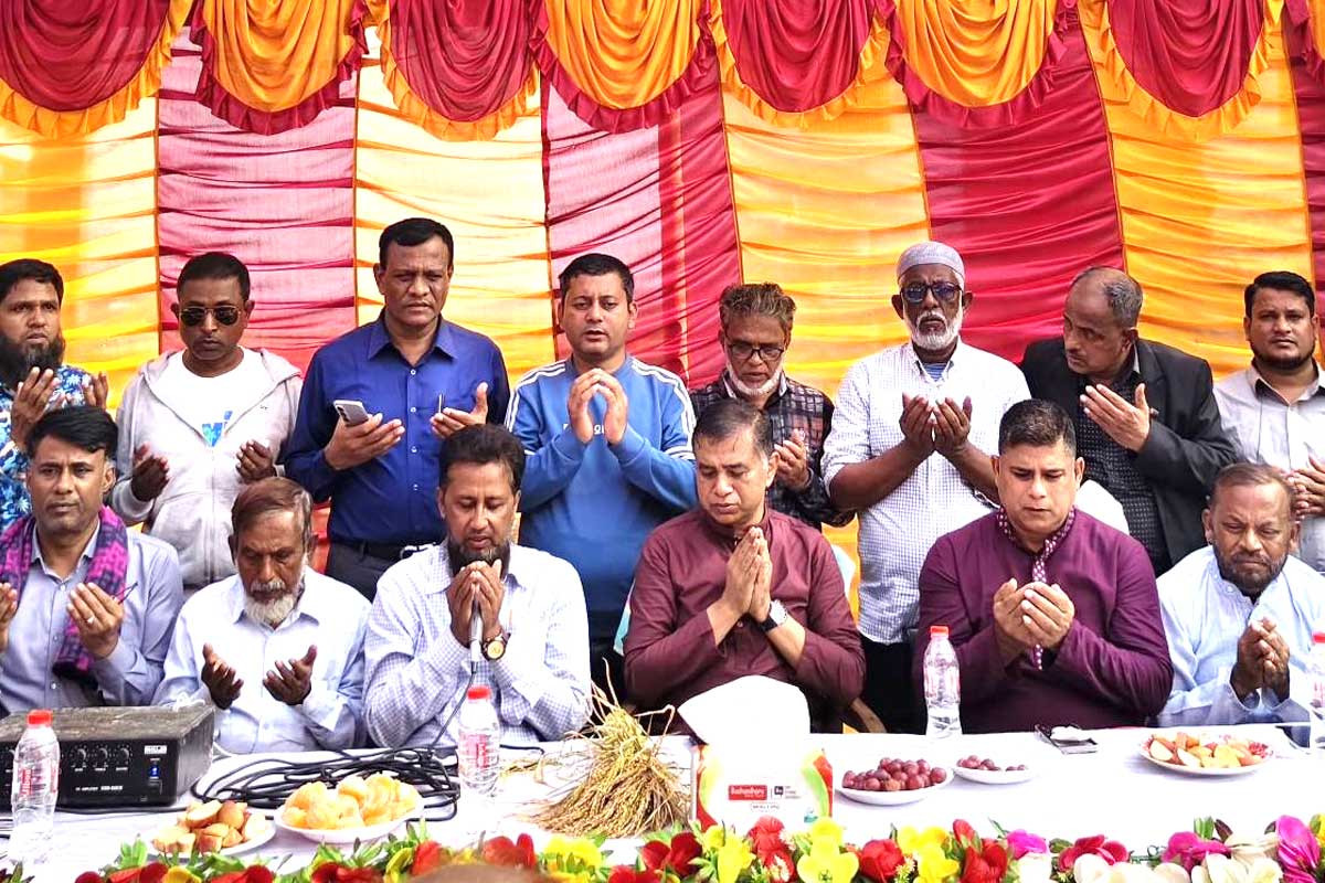 খালেদা জিয়ার সুস্থতা কামনায় ব্রাহ্মণবাড়িয়ায় বিএনপির দোয়া