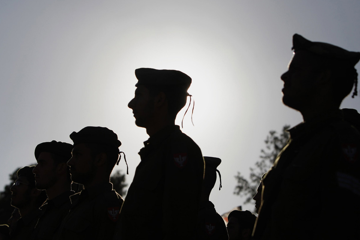 দুই বছরে আত্মহত্যা করেছে ৬১ ইসরায়েলি সেনা