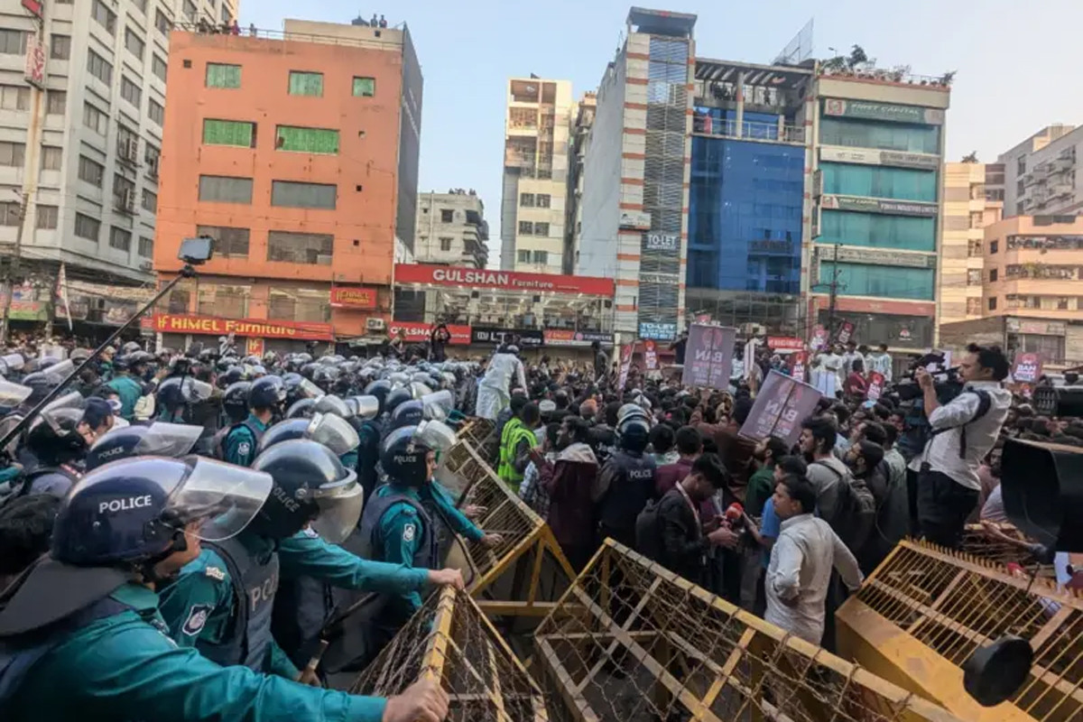 ‘মার্চ টু ইন্ডিয়ান হাইকমিশন’ কর্মসূচিতে পুলিশের বাধা
