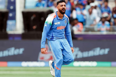 শীর্ষস্থান ধরে রেখেছেন বরুণ, নতুন উচ্চতায় ভারতীয় স্পিনার